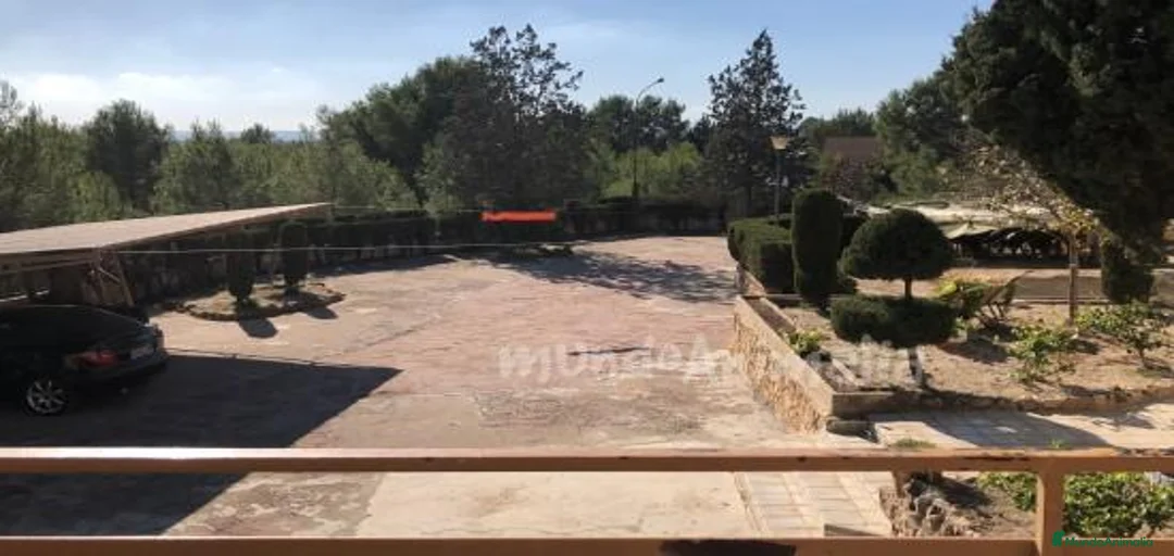 Imagen de galería {{count}}