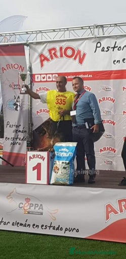 Imagen de galería {{count}}