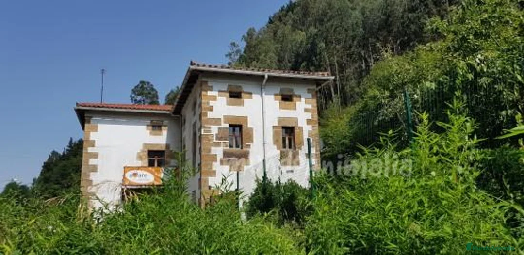 Imagen de galería {{count}}